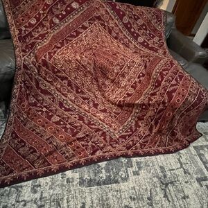 Phyllis Leibowitz Maroon Embellished Beaded Bedspread. 88”x102